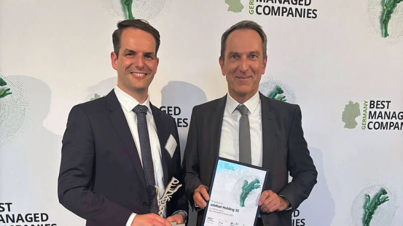 Reiner Heine, Vorstand der JoobRad Gruppe, nimmt die Auszeichnung "Best managed Companies Award 2025" entgegen.